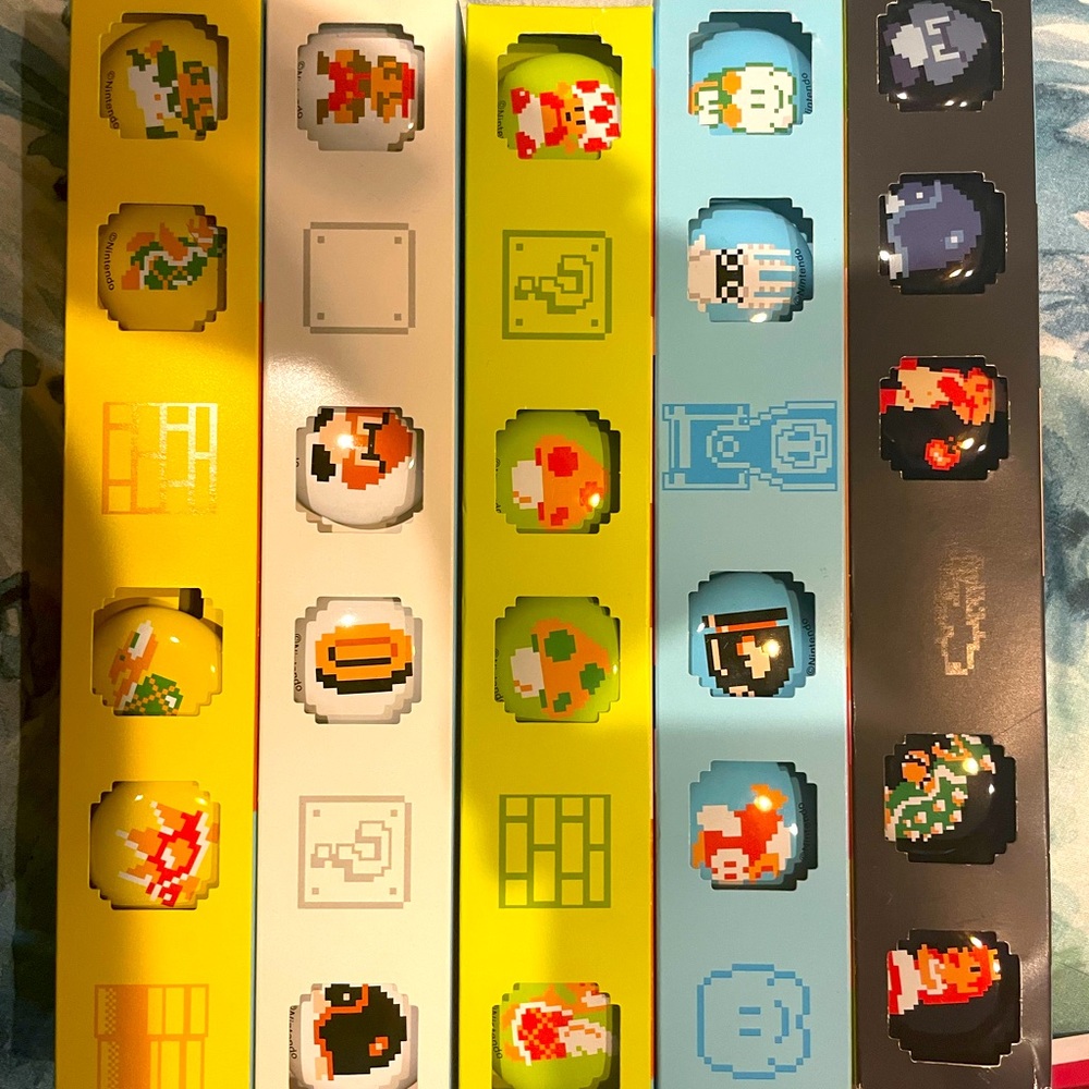 Collectors Super Mario Pin Set